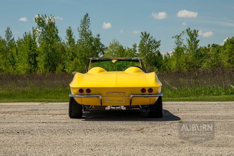 Chevrolet-Corvette-1965-Yellow-Black-7461-3