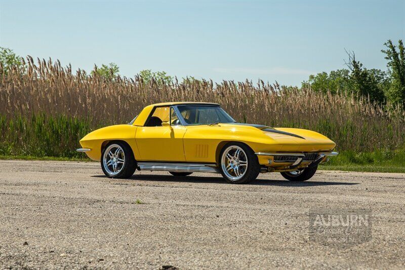 Chevrolet-Corvette-1965-Yellow-Black-7461-6