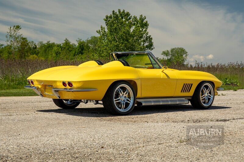 Chevrolet-Corvette-1965-Yellow-Black-7461-8