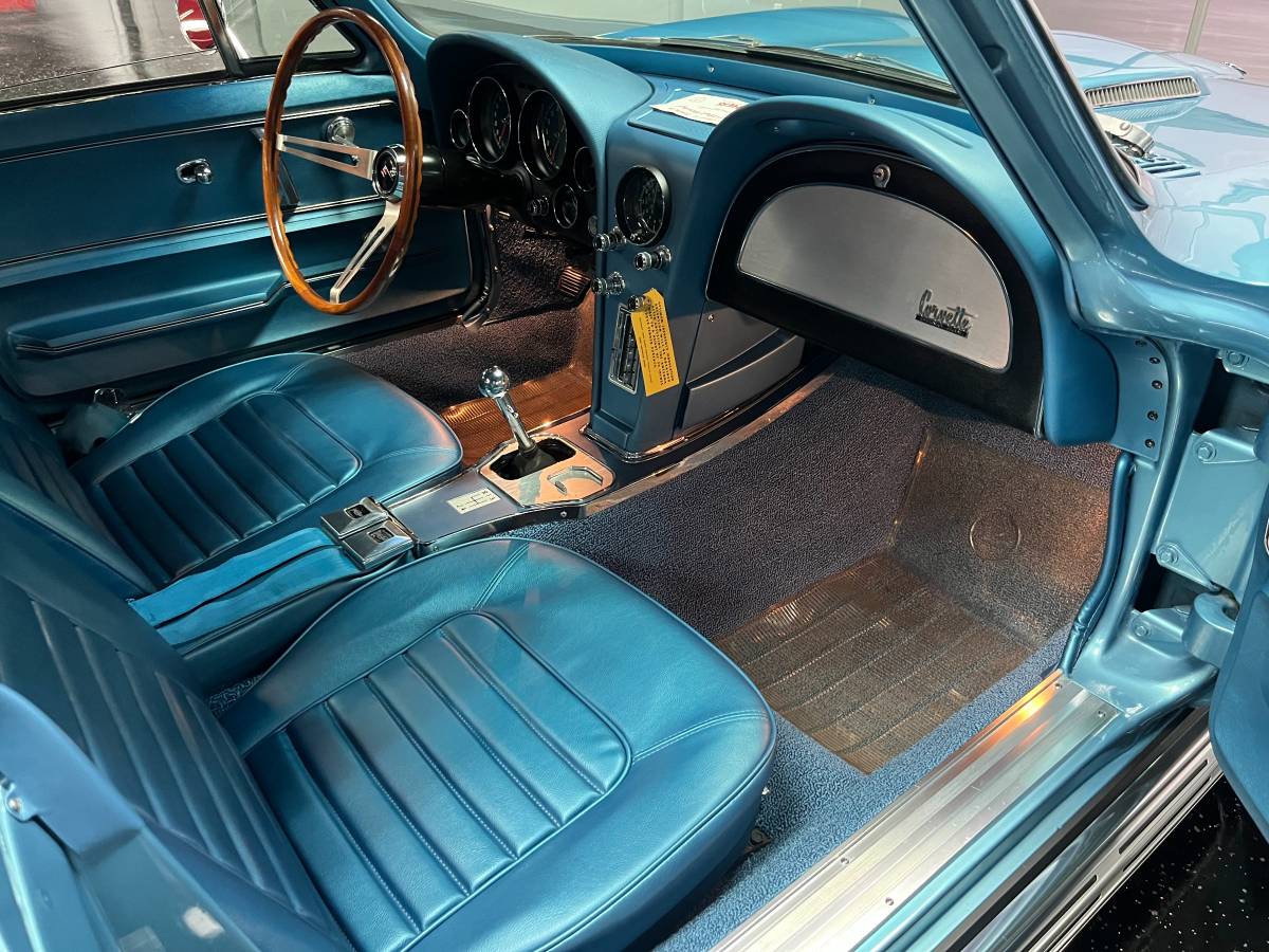 Chevrolet-Corvette-1966-blue-483-2