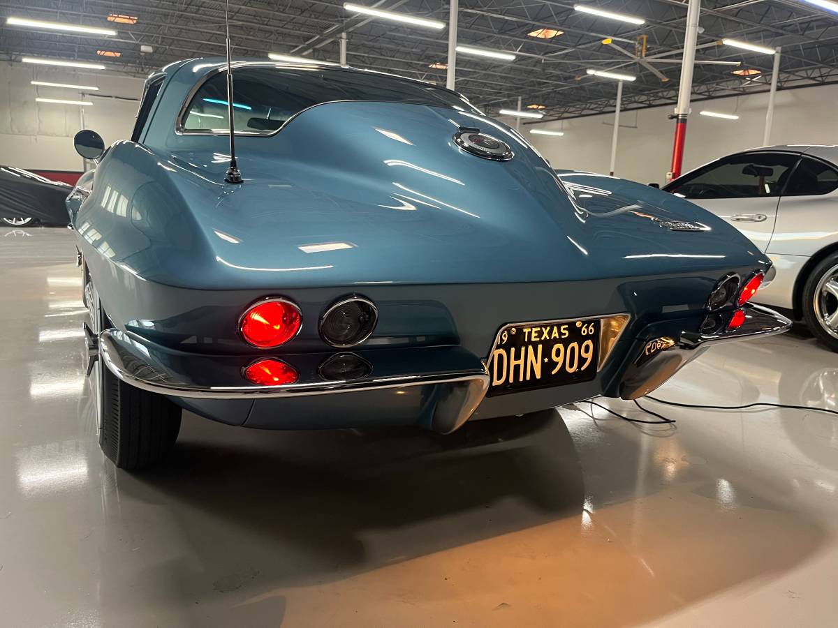 Chevrolet-Corvette-1966-blue-483-6