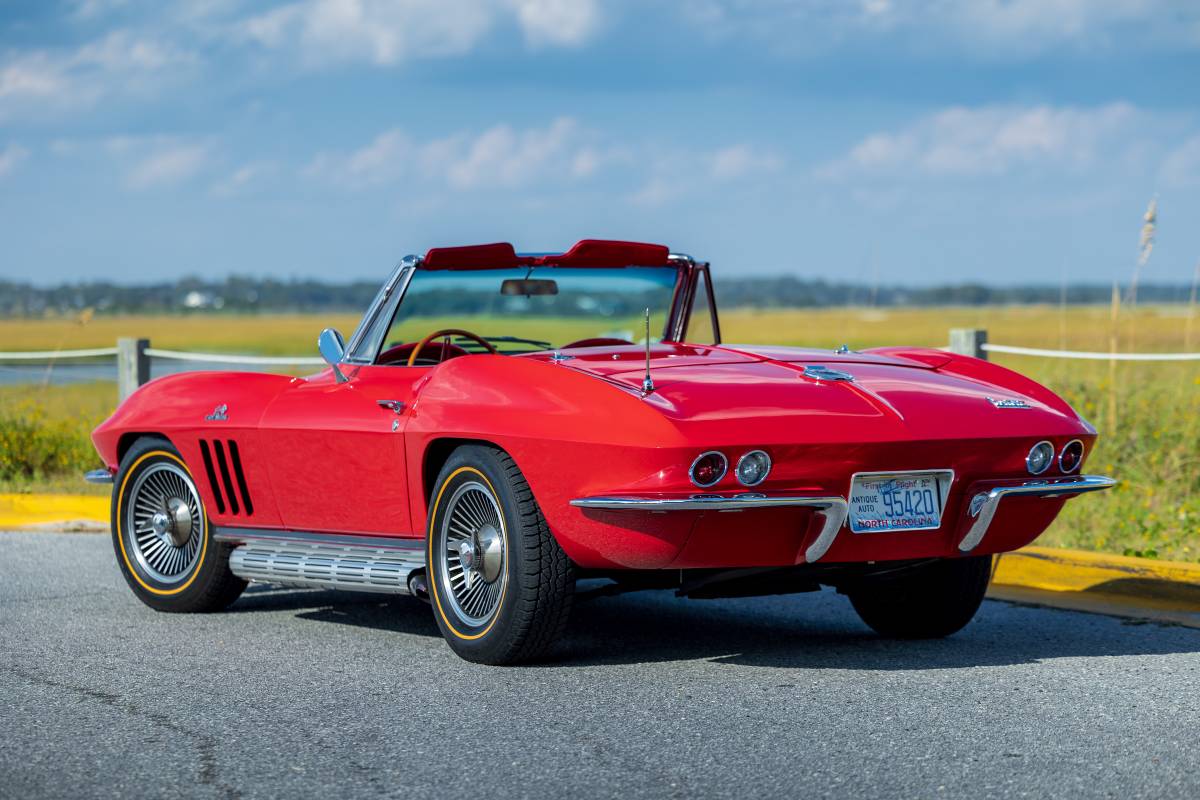 Chevrolet-Corvette-1966-red-21243-1