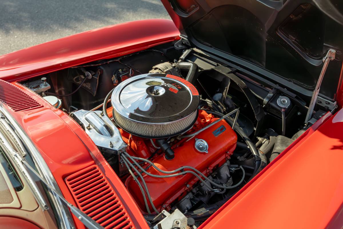 Chevrolet-Corvette-1966-red-21243-13