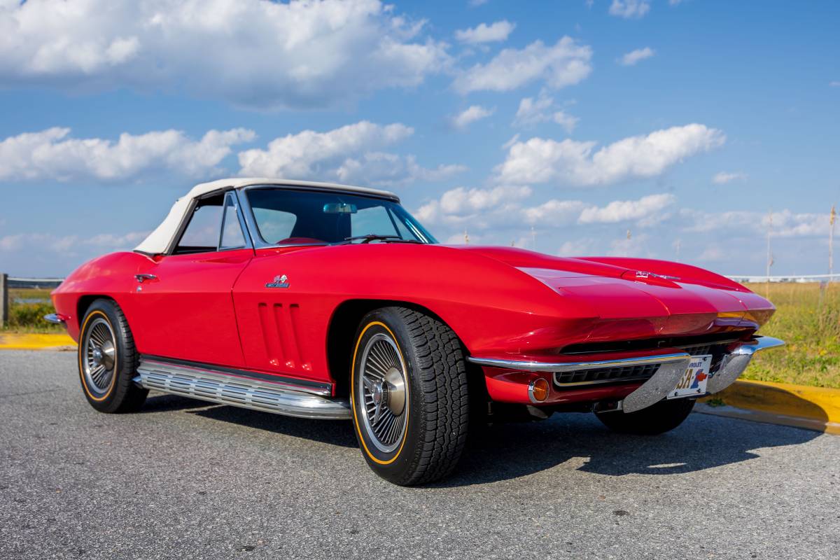 Chevrolet-Corvette-1966-red-21243-18