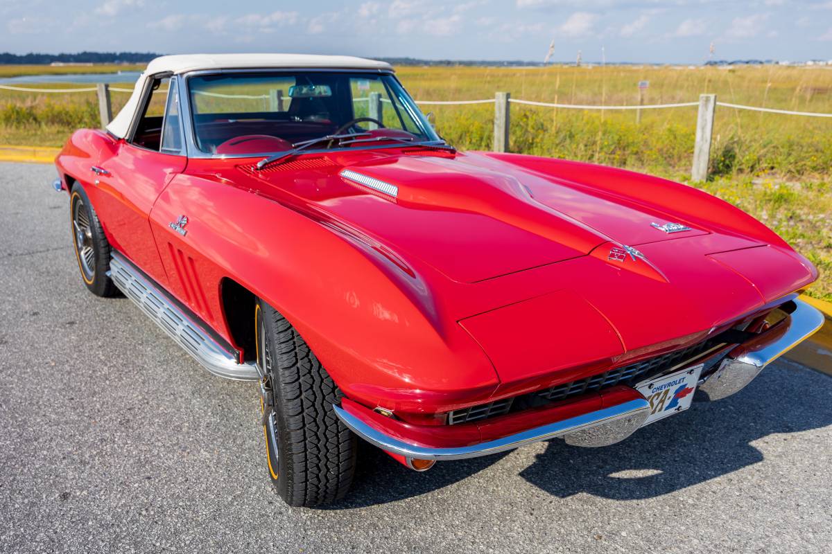 Chevrolet-Corvette-1966-red-21243-19