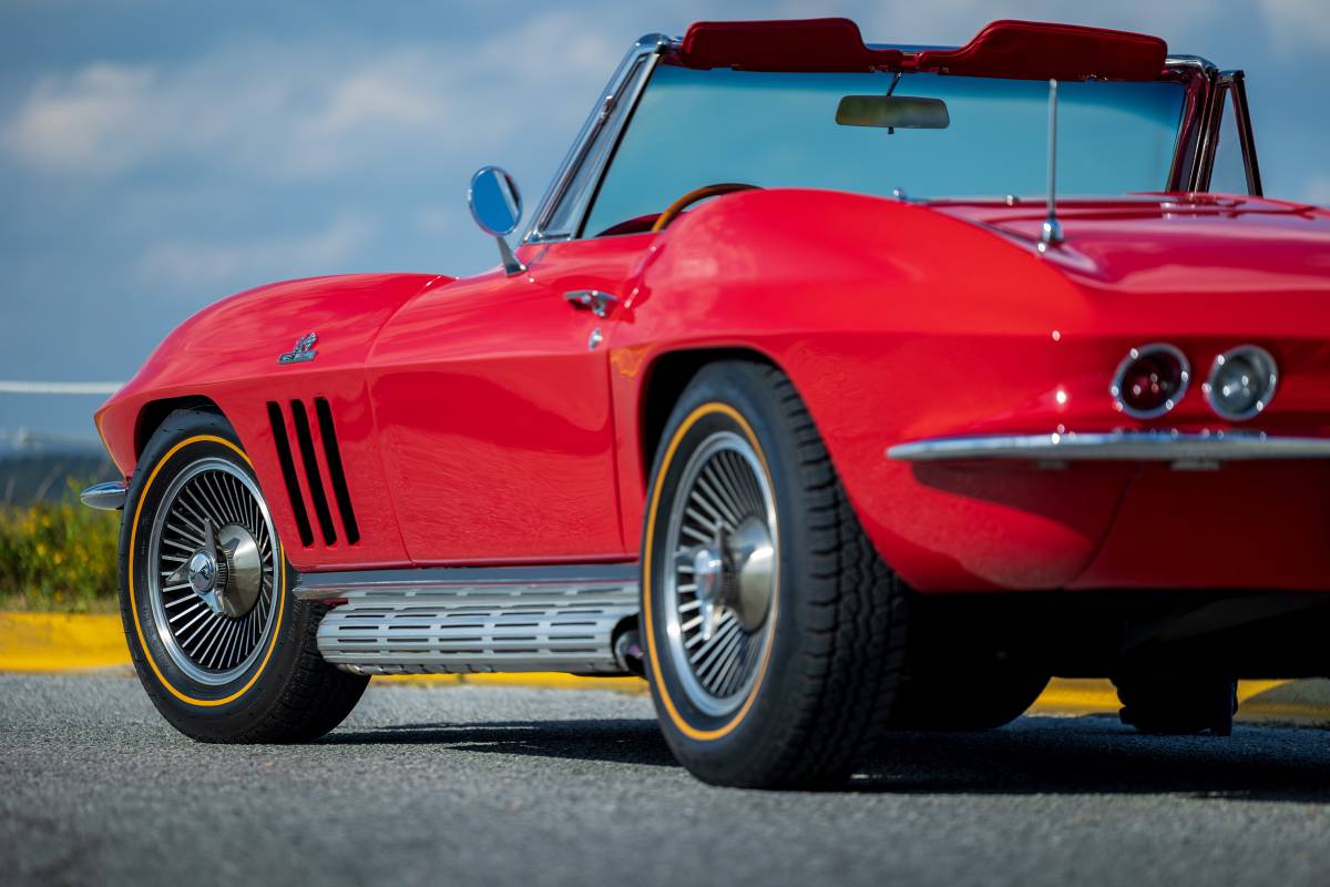 Chevrolet-Corvette-1966-red-21243-22