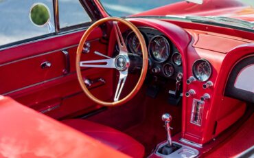 Chevrolet-Corvette-1966-red-21243-7