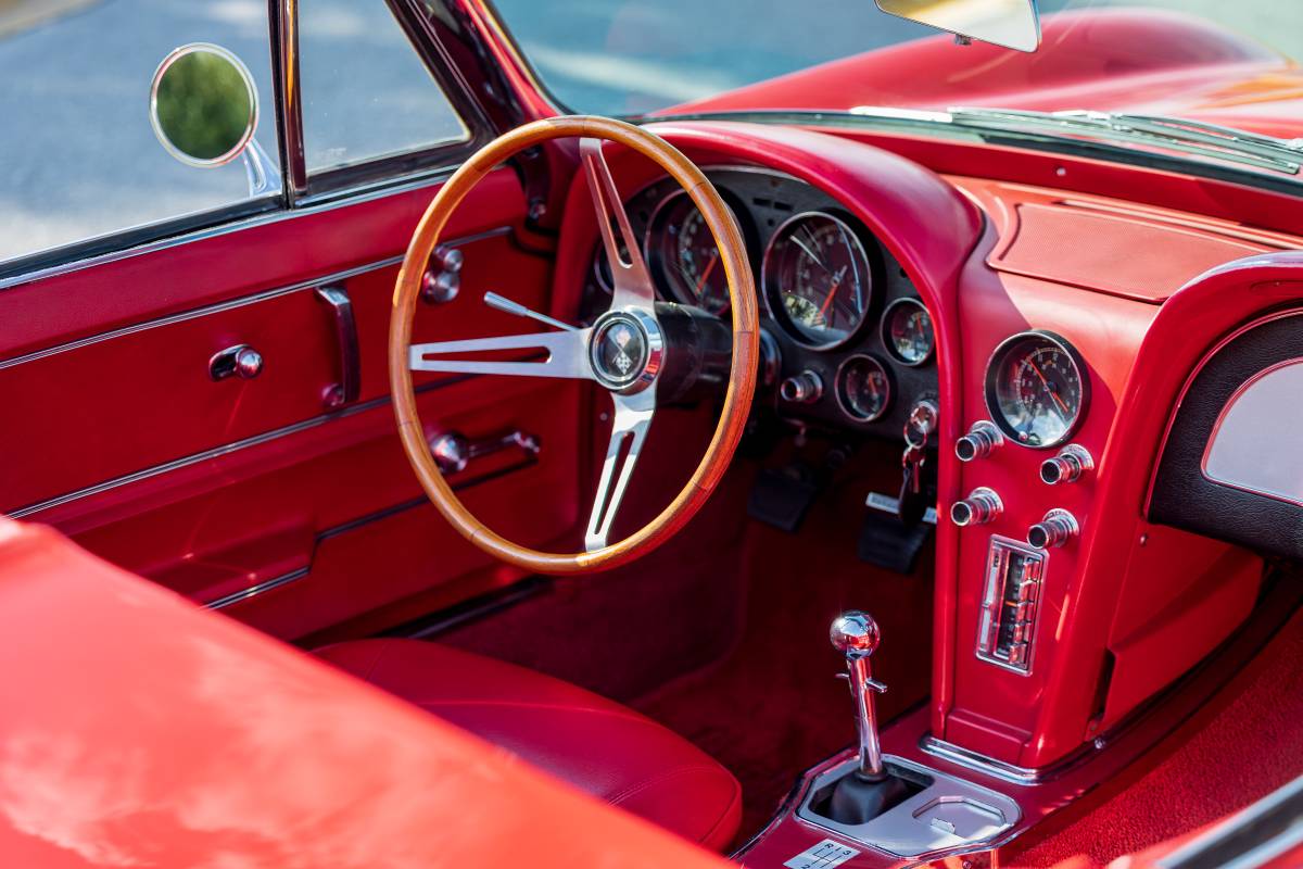 Chevrolet-Corvette-1966-red-21243-7