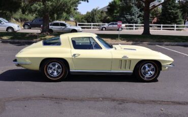 Chevrolet-Corvette-1966-yellow-115427-1