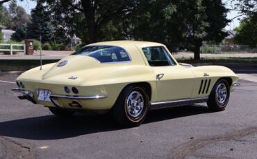 Chevrolet-Corvette-1966-yellow-115427-6