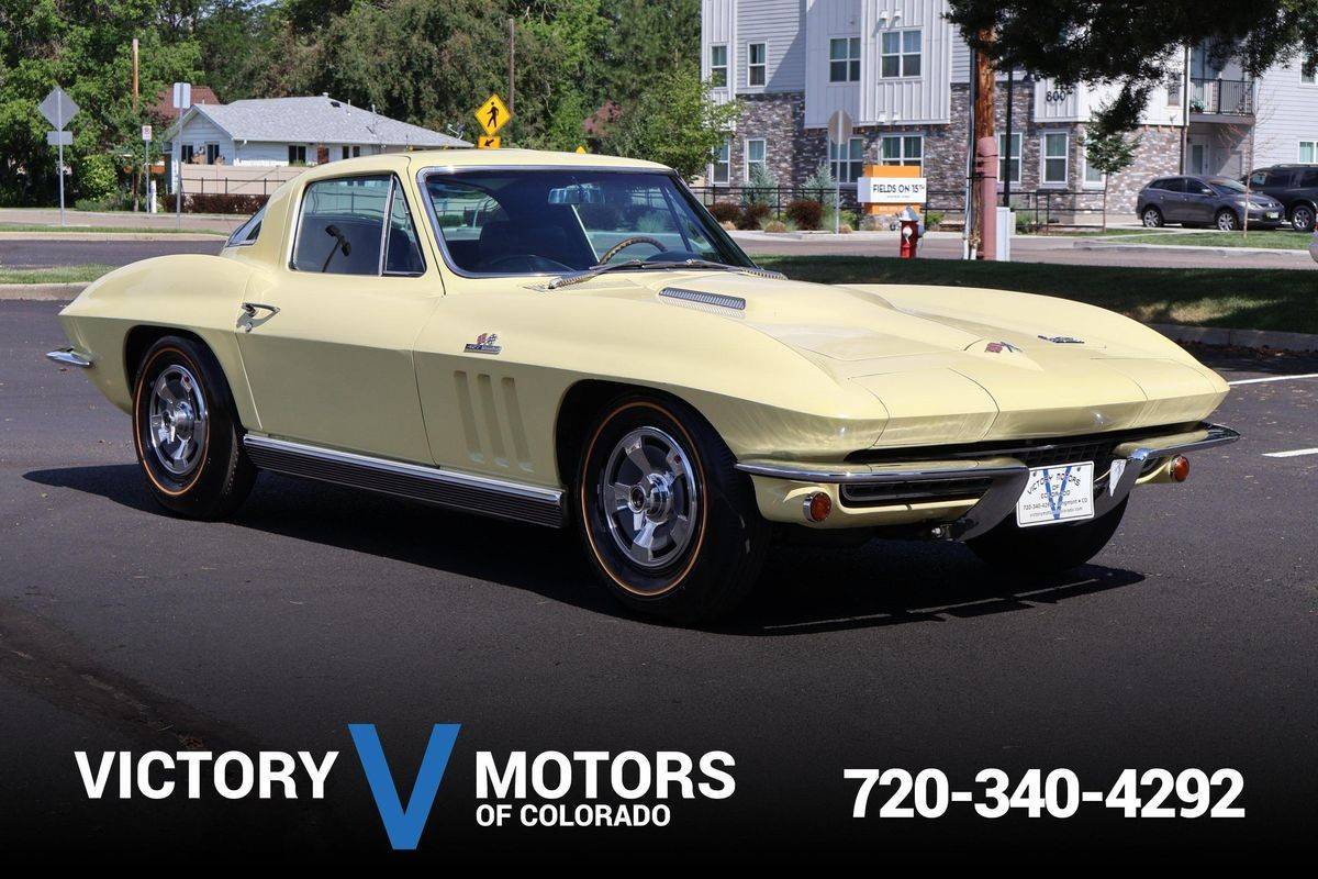 Chevrolet-Corvette-1966-yellow-115427