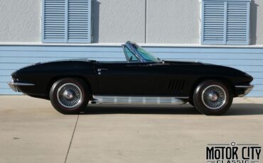 Chevrolet-Corvette-1967-Black-Blue-806-2