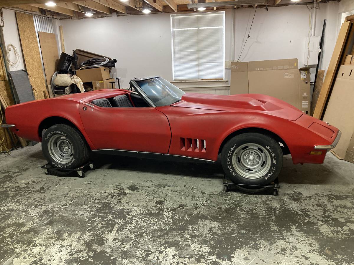 Chevrolet-Corvette-1968-80467-1