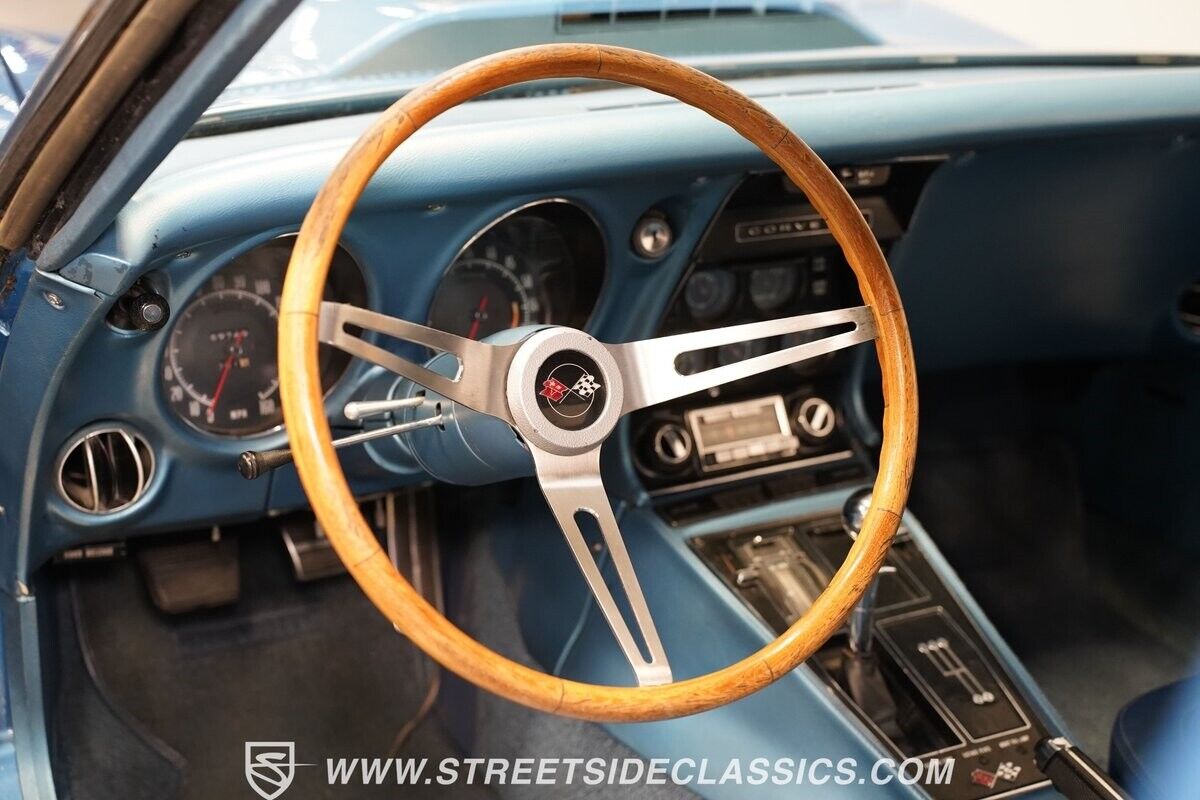 Chevrolet-Corvette-1968-Blue-Blue-112277-4