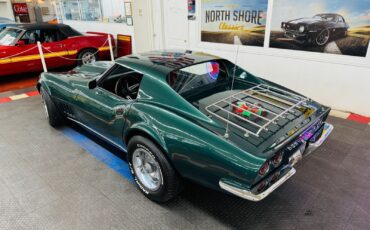 Chevrolet-Corvette-1968-Green-Black-150079-2