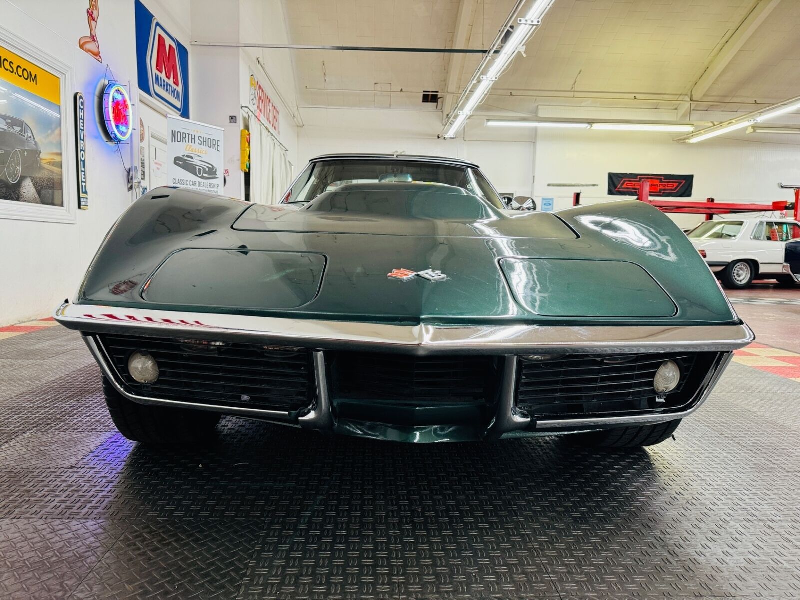 Chevrolet-Corvette-1968-Green-Black-150079-6