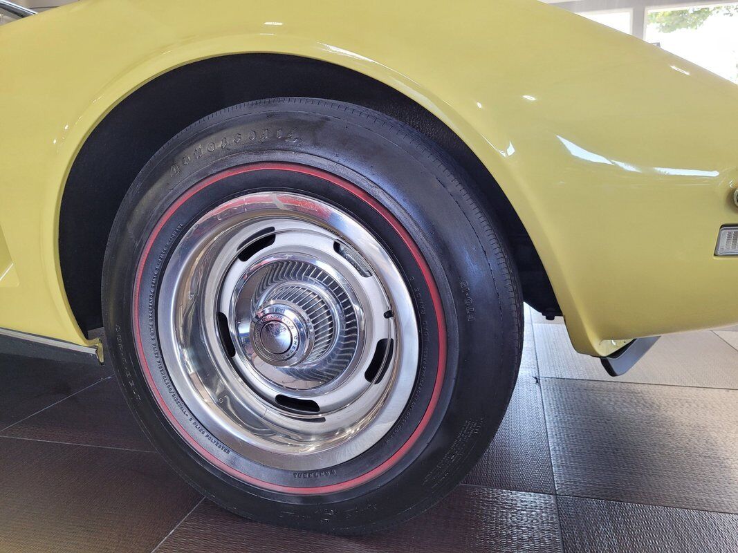 Chevrolet-Corvette-1968-Yellow-0-10