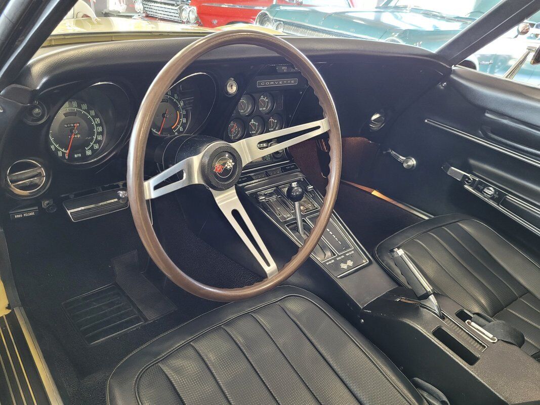 Chevrolet-Corvette-1968-Yellow-0-2