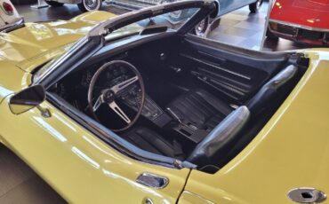 Chevrolet-Corvette-1968-Yellow-0-35