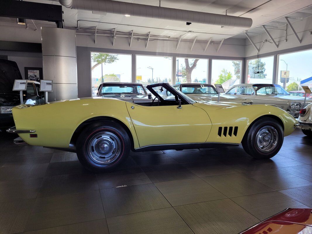 Chevrolet-Corvette-1968-Yellow-0-6