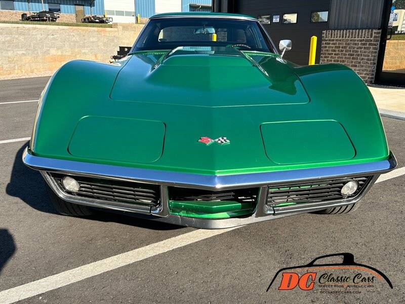 Chevrolet-Corvette-1968-green-160934-1