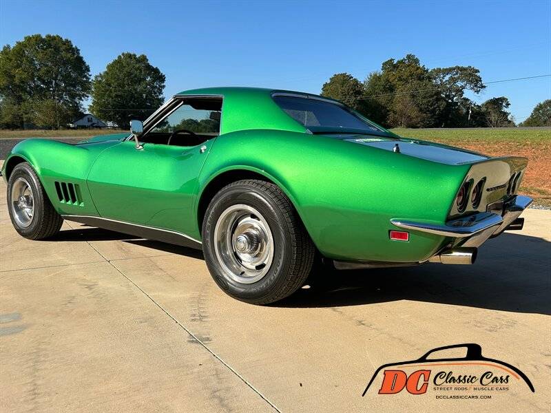 Chevrolet-Corvette-1968-green-160934-14