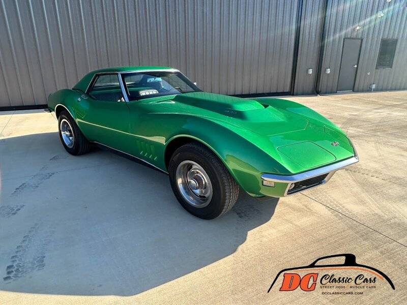 Chevrolet-Corvette-1968-green-160934-19