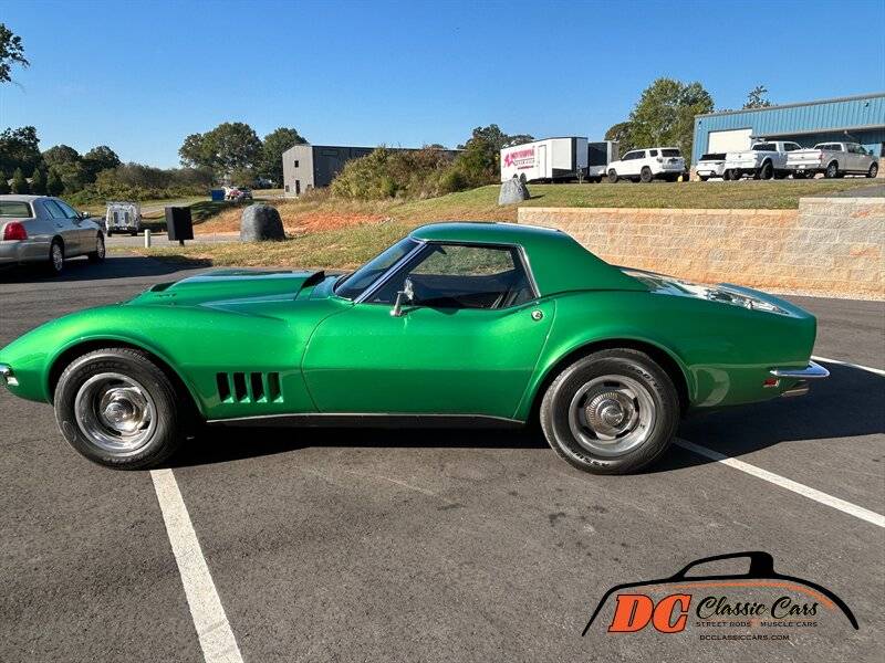 Chevrolet-Corvette-1968-green-160934-3