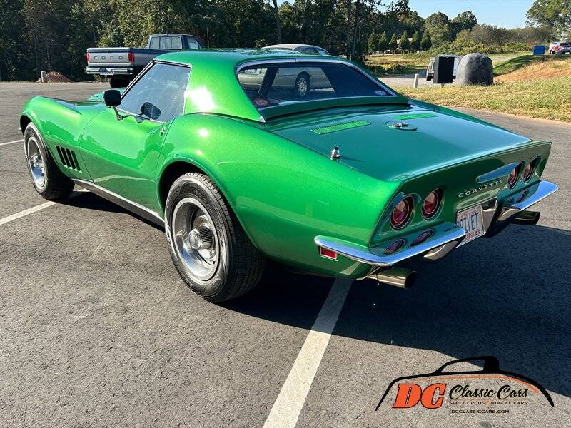 Chevrolet-Corvette-1968-green-160934-4