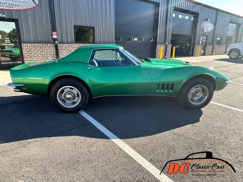 Chevrolet-Corvette-1968-green-160934-8