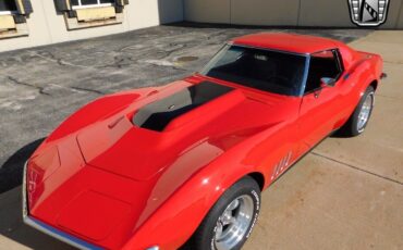 Chevrolet-Corvette-1969-Black-Black-143821-3