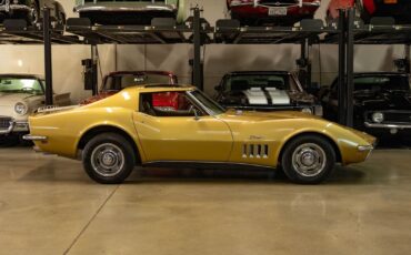 Chevrolet-Corvette-1969-Gold-Tan-56309-2