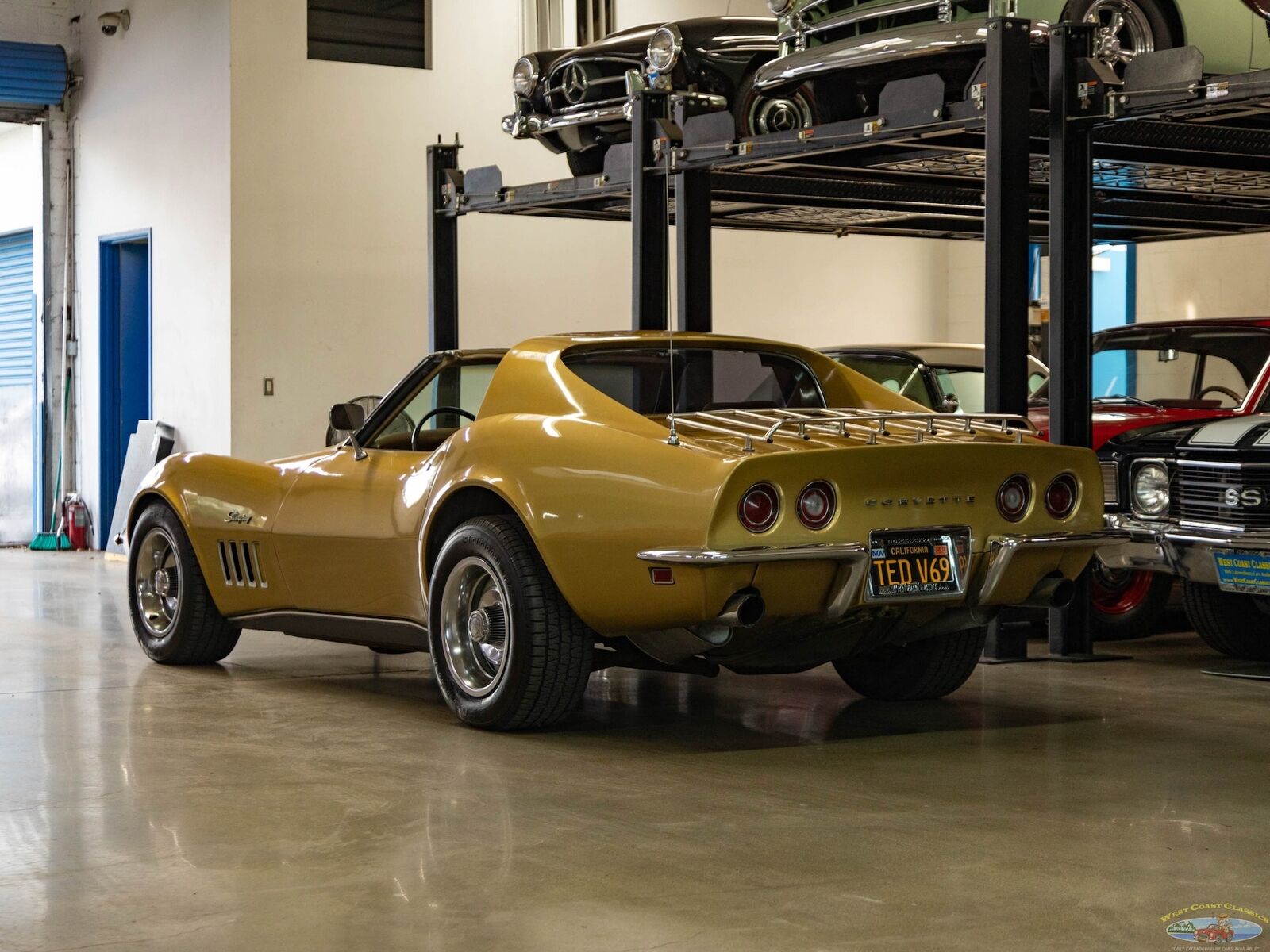 Chevrolet-Corvette-1969-Gold-Tan-56309-23