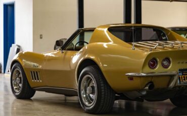 Chevrolet-Corvette-1969-Gold-Tan-56309-24