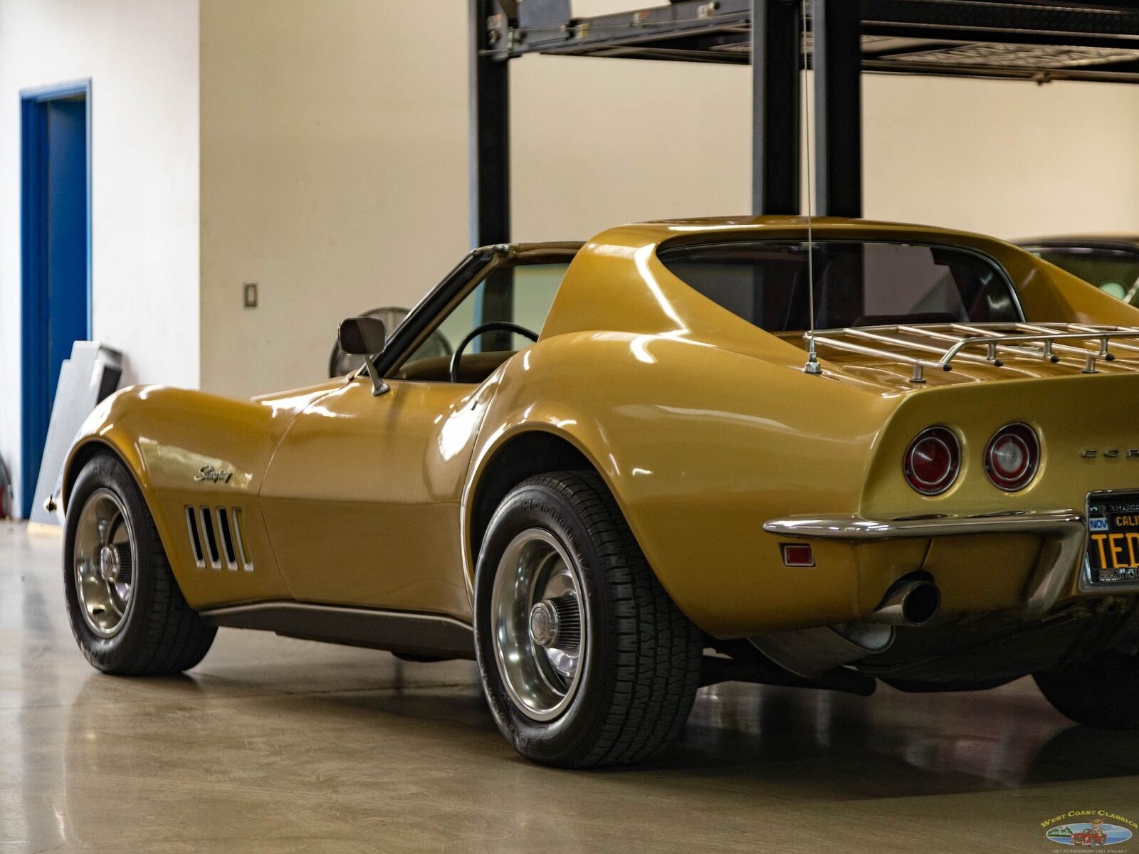 Chevrolet-Corvette-1969-Gold-Tan-56309-24