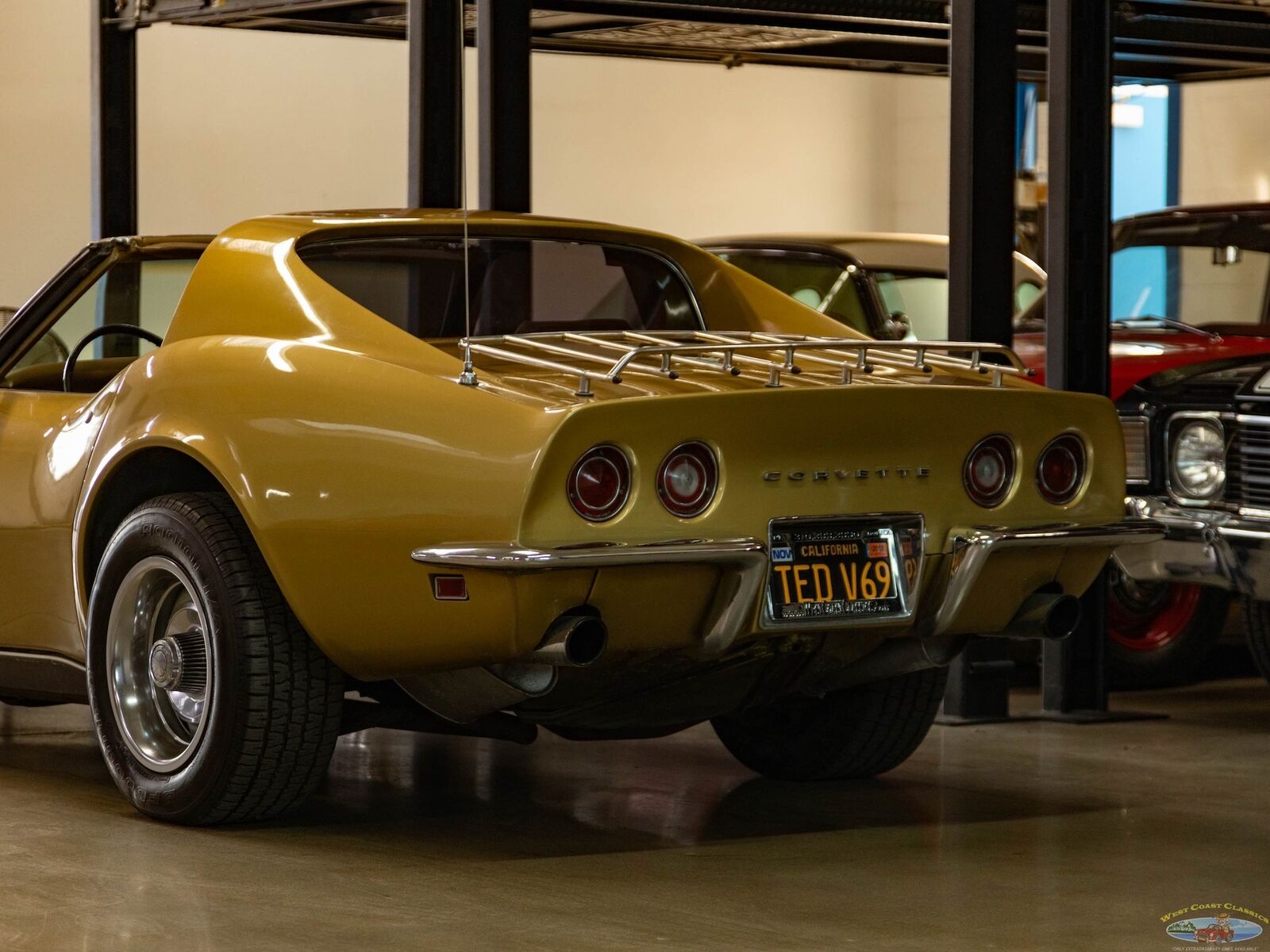 Chevrolet-Corvette-1969-Gold-Tan-56309-25