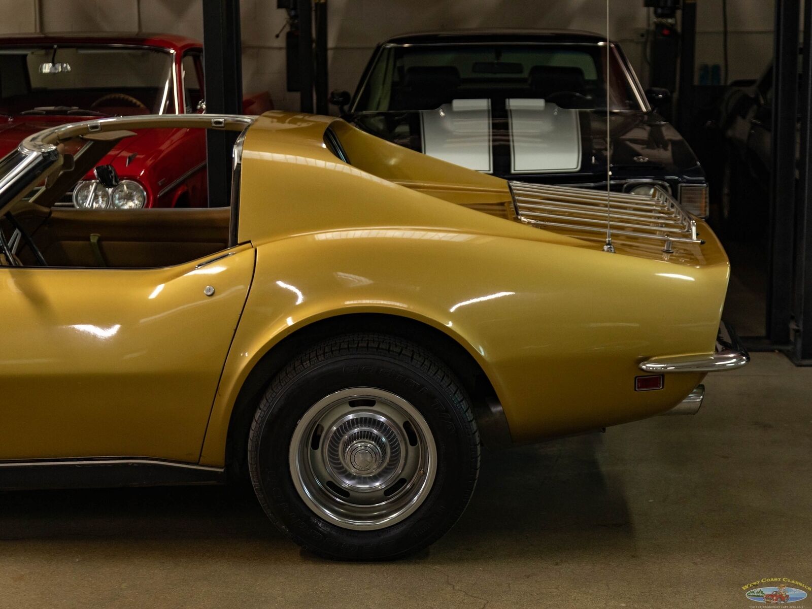 Chevrolet-Corvette-1969-Gold-Tan-56309-6