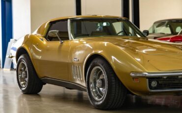 Chevrolet-Corvette-1969-Gold-Tan-56309-9