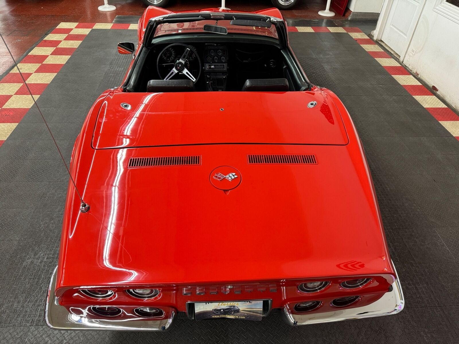 Chevrolet-Corvette-1969-Red-Black-125844-21