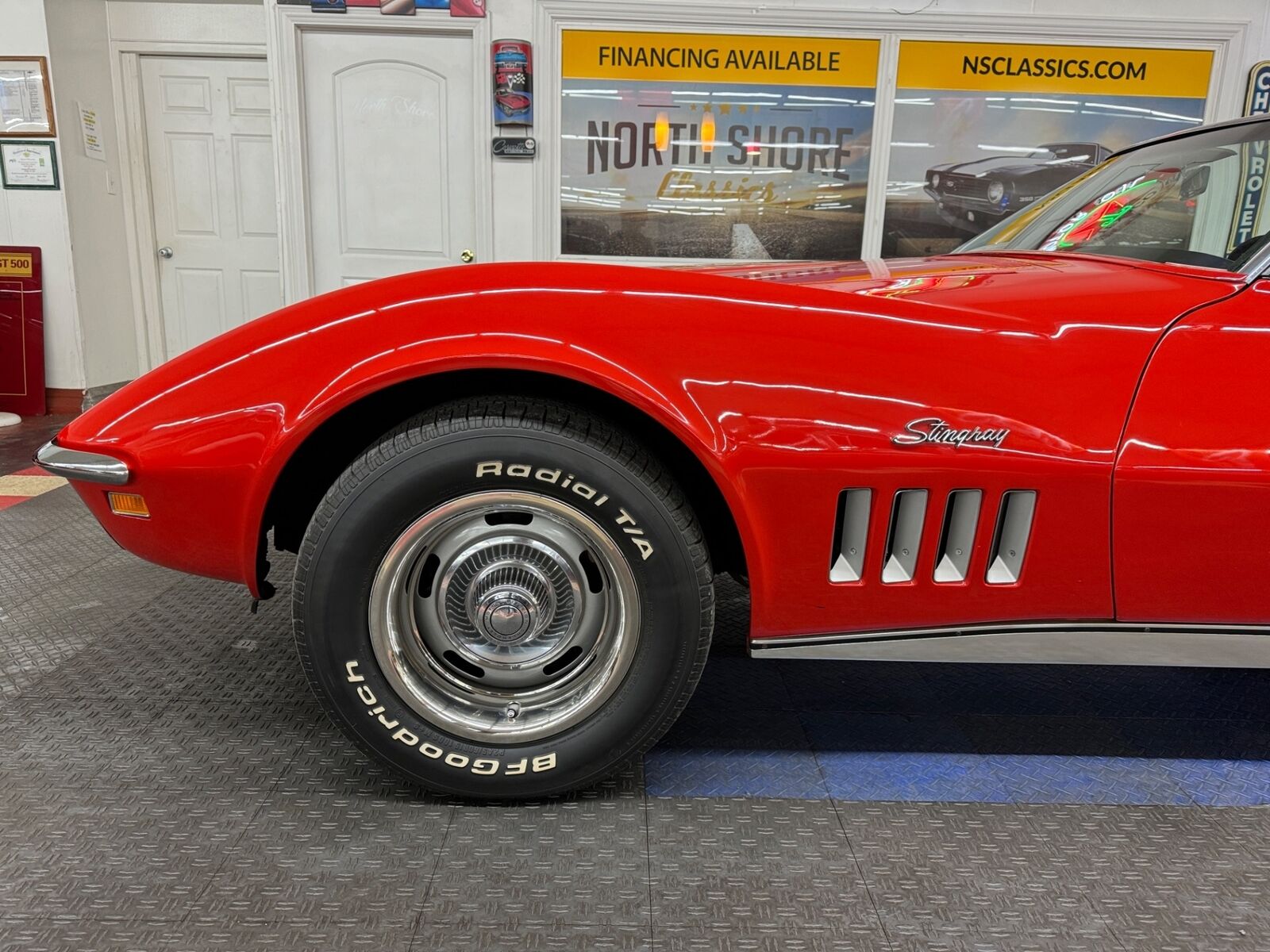 Chevrolet-Corvette-1969-Red-Black-125844-23