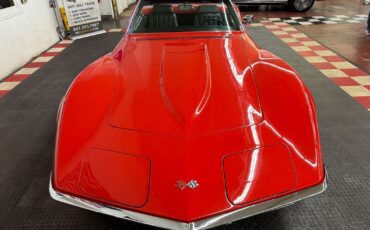 Chevrolet-Corvette-1969-Red-Black-125844-9