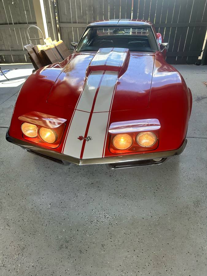 Chevrolet-Corvette-1969-red-198086-2