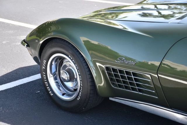 Chevrolet-Corvette-1970-Green-Green-89415-13