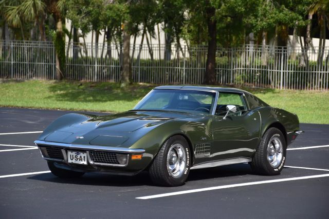 Chevrolet-Corvette-1970-Green-Green-89415-4