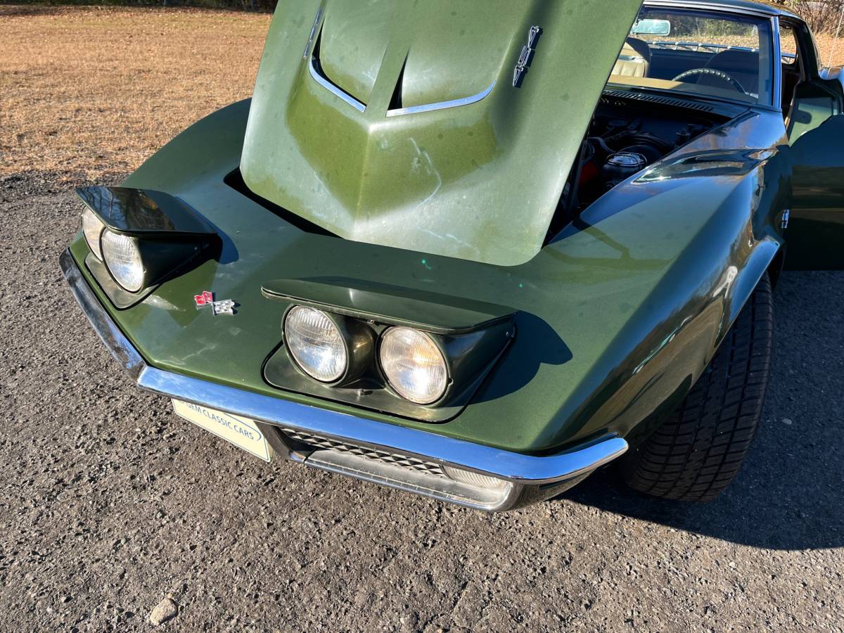 Chevrolet-Corvette-1970-green-113298-20