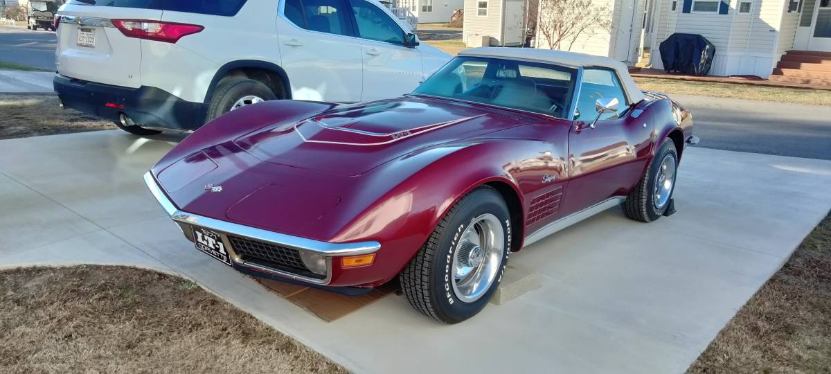 Chevrolet-Corvette-1971-109435