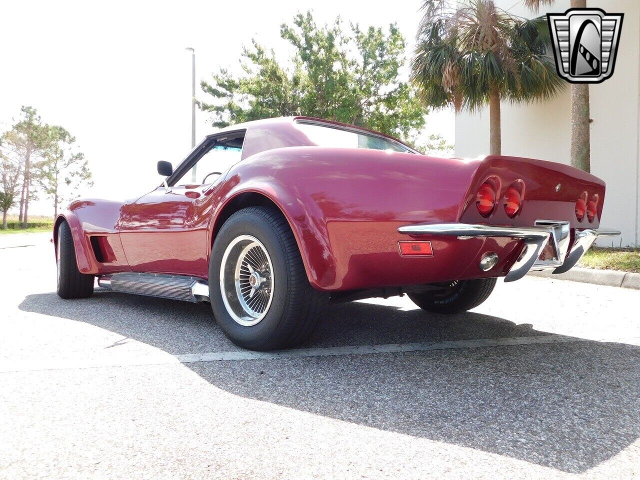 Chevrolet-Corvette-1971-Med.-Garnet-Metallic-Black-113797-9