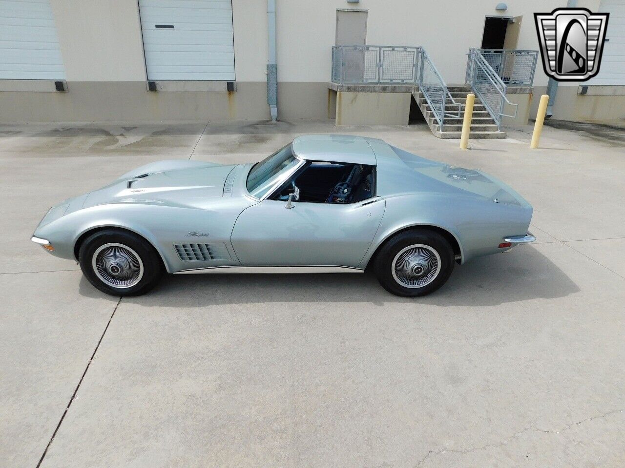 Chevrolet-Corvette-1971-Silver-Blue-85936-9