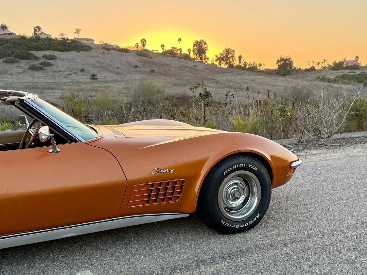 Chevrolet-Corvette-1972-188293-10