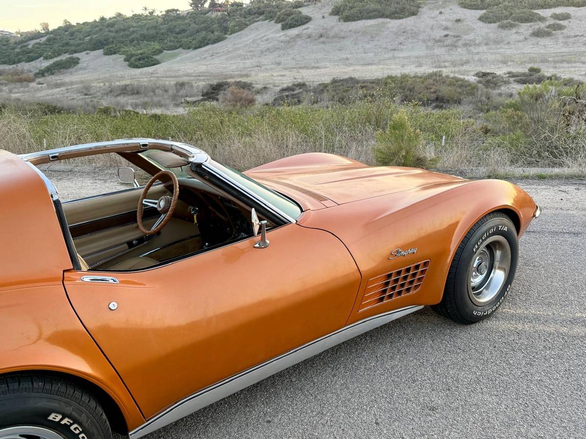 Chevrolet-Corvette-1972-188293-11